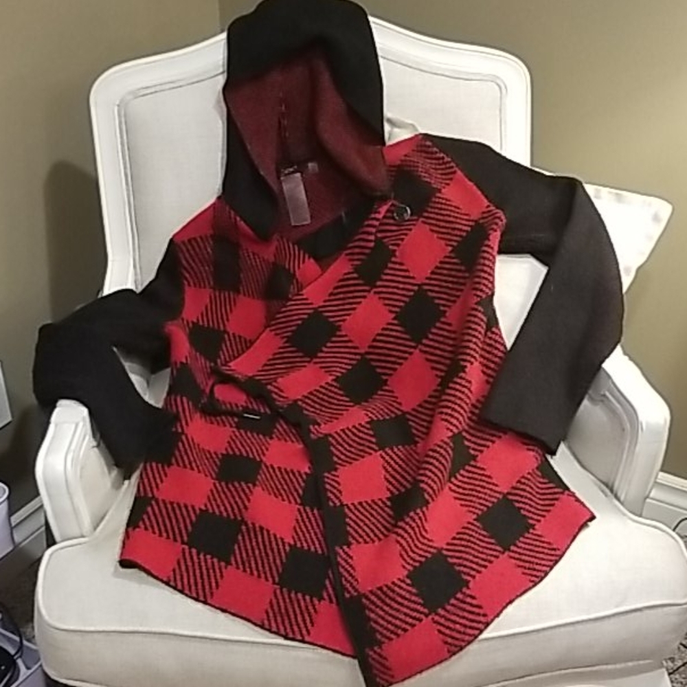 Red and black Hounds Tooth sweater